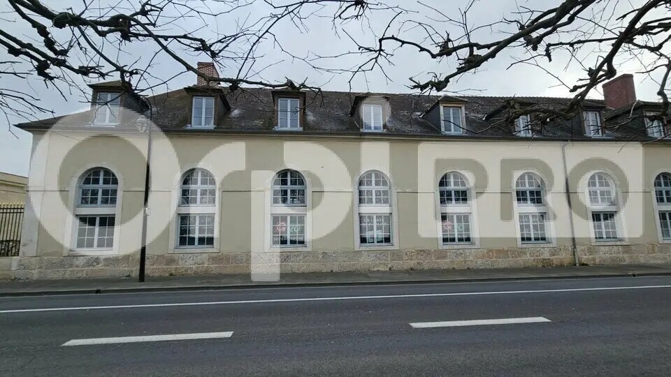 Retail in Compiègne for lease - Building Photo - Image 3 of 3