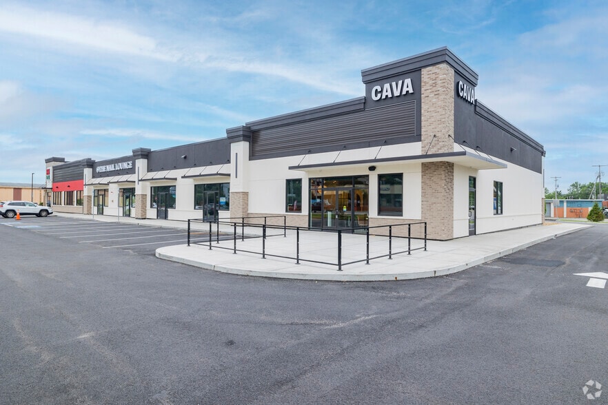 350 Amherst St, Nashua, NH for lease - Building Photo - Image 2 of 5