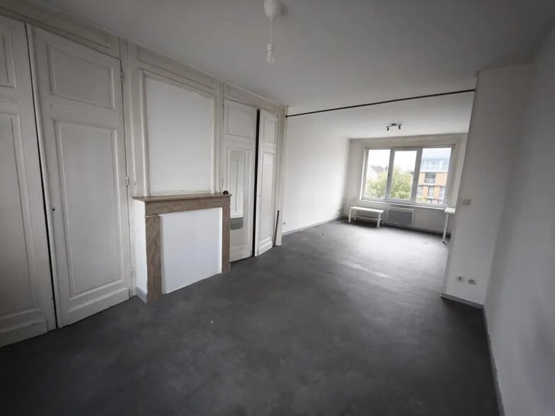 Retail in Lille for sale - Interior Photo - Image 1 of 3