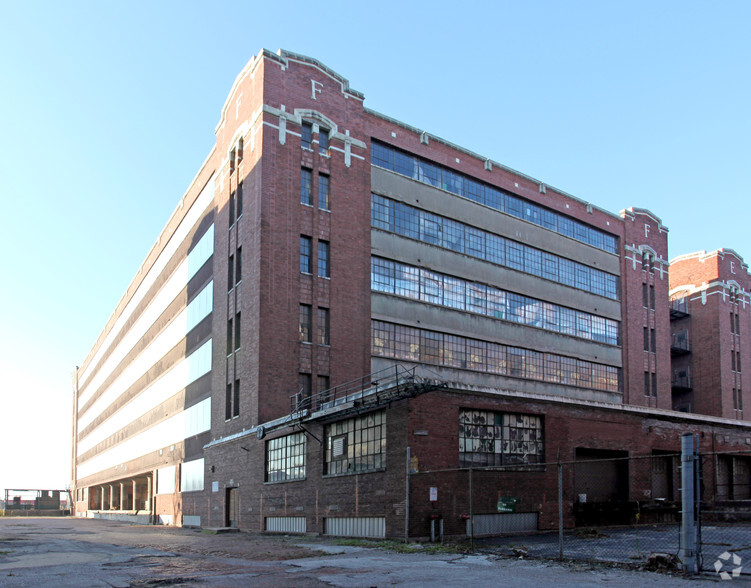 1965 W Pershing Rd, Chicago, IL for sale - Primary Photo - Image 1 of 2