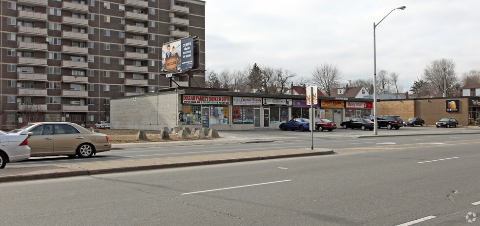 3443-3447 St Clair Ave E, Toronto, ON for lease - Building Photo - Image 2 of 4