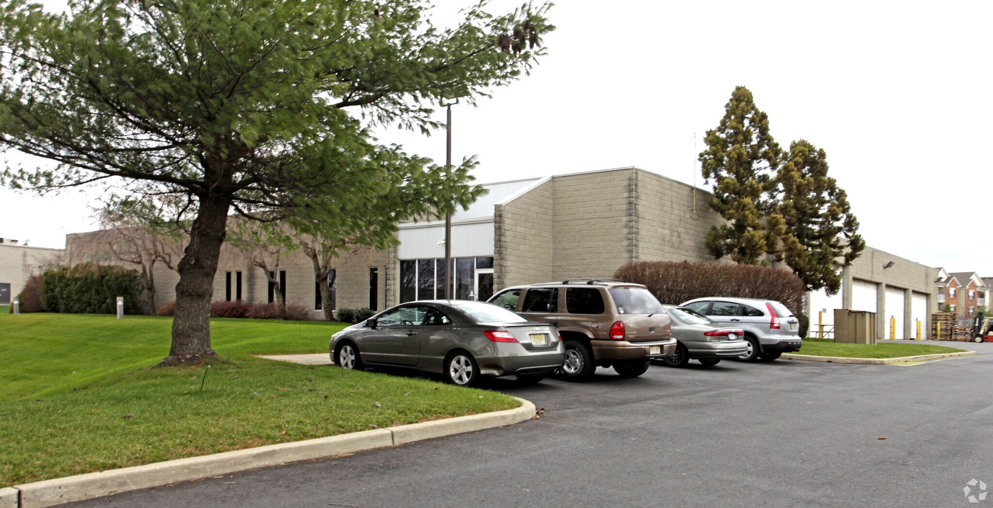 117 Corporate Blvd, South Plainfield, NJ for sale Primary Photo- Image 1 of 1