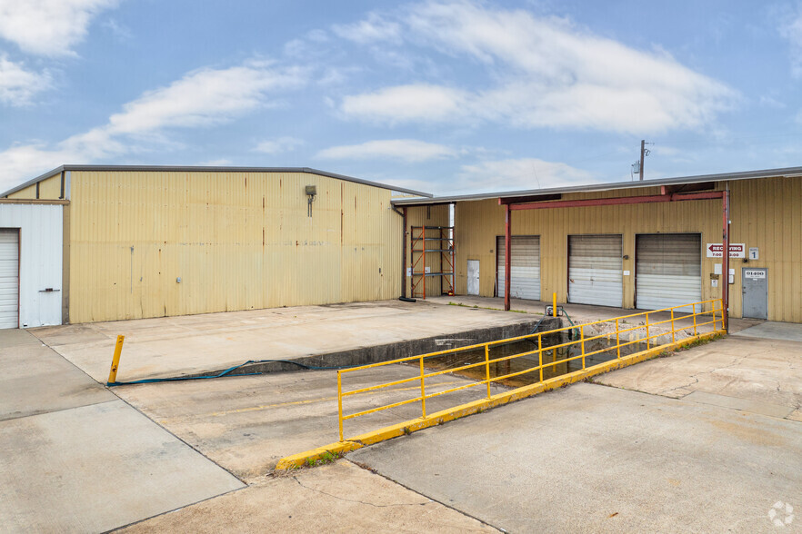 1305 W Jackson Ave, Pasadena, TX for lease - Building Photo - Image 2 of 29