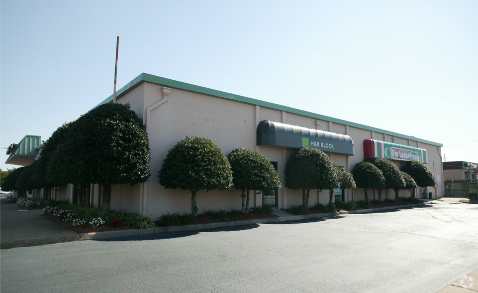 1637-1641 Hilltop West Shopping Ctr, Virginia Beach, VA for lease - Building Photo - Image 3 of 4