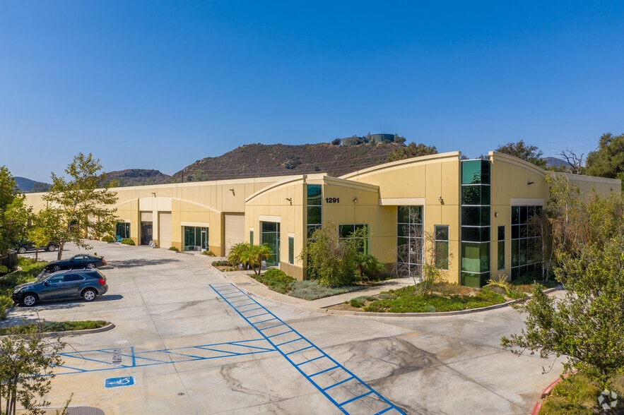 1291 Pacific Oaks Pl, Escondido, CA for lease - Building Photo - Image 2 of 13