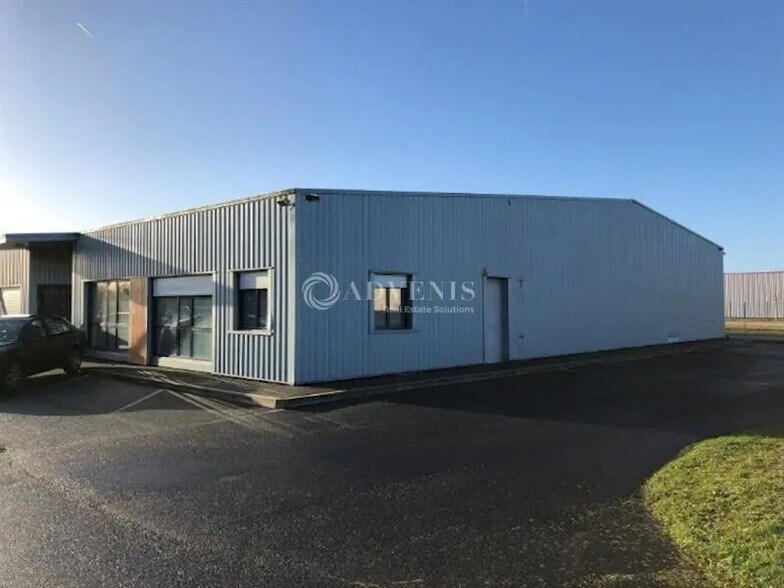 Flex in Chargé for sale - Building Photo - Image 1 of 10