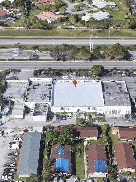 14301 S Dixie Hwy, Miami, FL for lease - Building Photo - Image 3 of 7