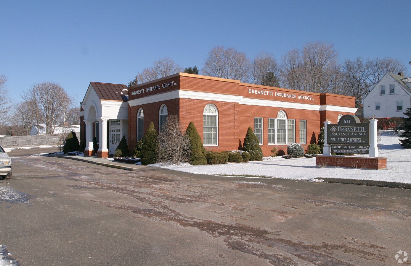 621 Middle Tpke E, Manchester, CT 06040