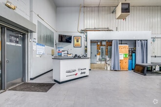 3210 W Washington St, West Bend, WI for sale Interior Photo- Image 1 of 10