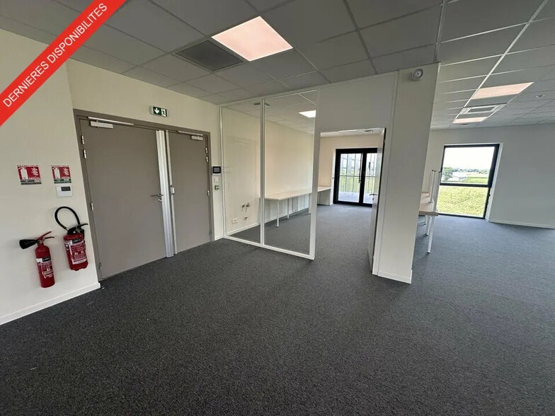 Office in Schiltigheim for lease - Interior Photo - Image 2 of 10