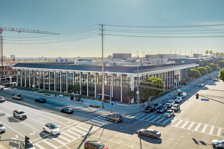 10730 W Pico Blvd, Los Angeles, CA for lease - Building Photo - Image 1 of 20