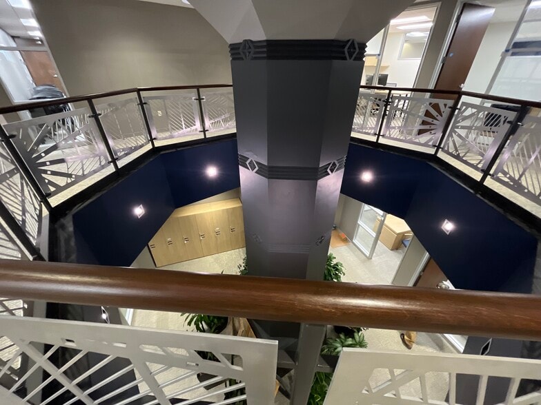 369 Franklin St, Buffalo, NY for sale - Interior Photo - Image 2 of 15