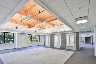 26610 Agoura Rd, Calabasas, CA for lease Interior Photo- Image 2 of 10