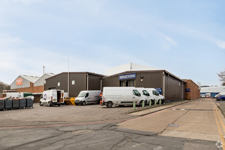 Edgington Way, Sidcup for lease - Building Photo - Image 3 of 3