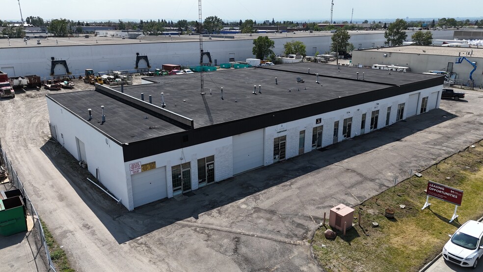 4415 58th Ave SE, Calgary, AB for sale - Building Photo - Image 2 of 24