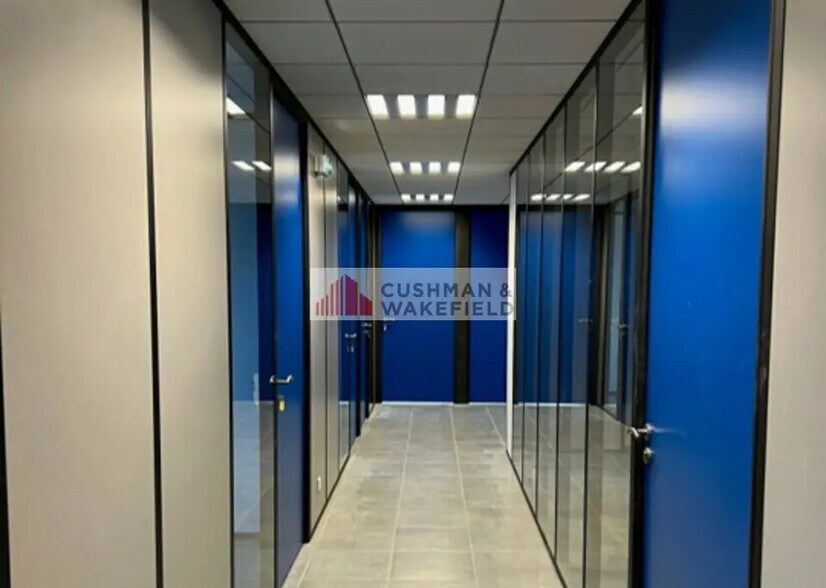 Office in Nîmes for lease - Interior Photo - Image 1 of 3