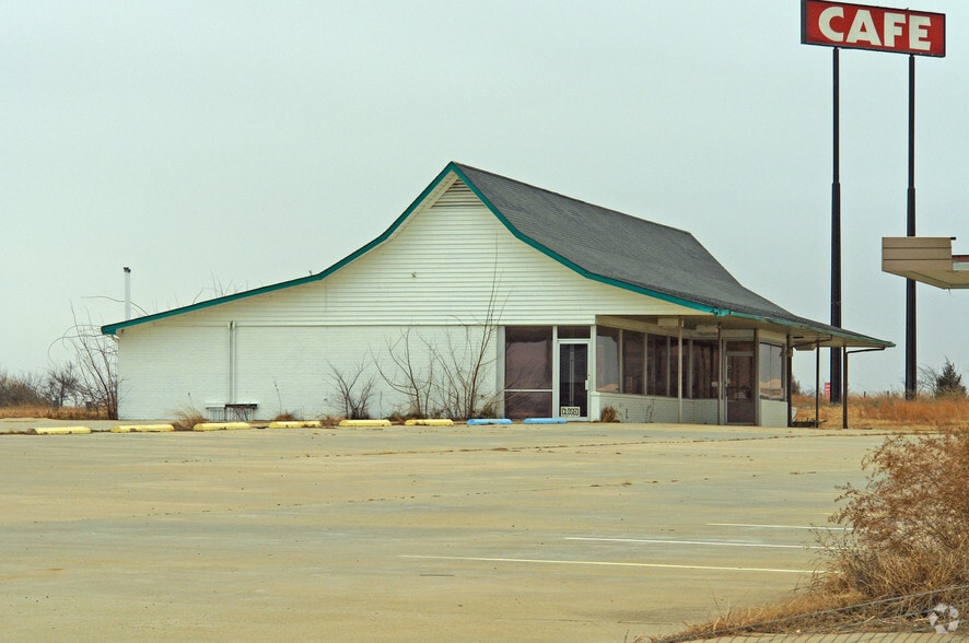 Route 3 Box 262 Exit 262, Checotah, OK for sale - Building Photo - Image 2 of 2