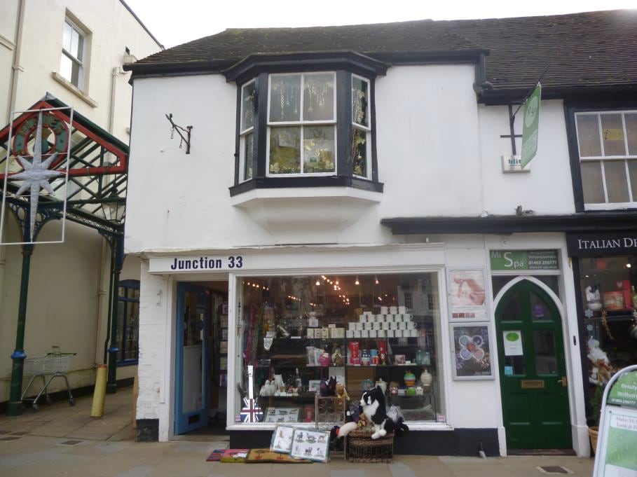 33 Carfax, Horsham for sale Primary Photo- Image 1 of 1