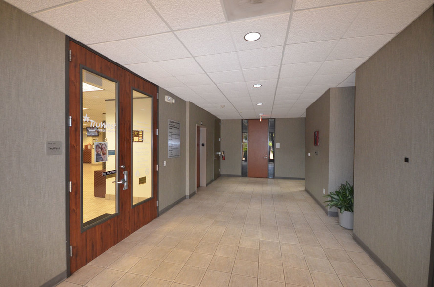 6001 William Cannon Blvd W, Austin, TX for lease - Lobby - Image 3 of 8