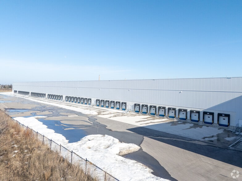 557 Avonhead Rd, Mississauga, ON for lease - Building Photo - Image 2 of 3