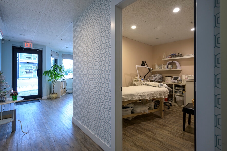 3291 Dunbar St, Vancouver, BC for sale - Interior Photo - Image 3 of 14