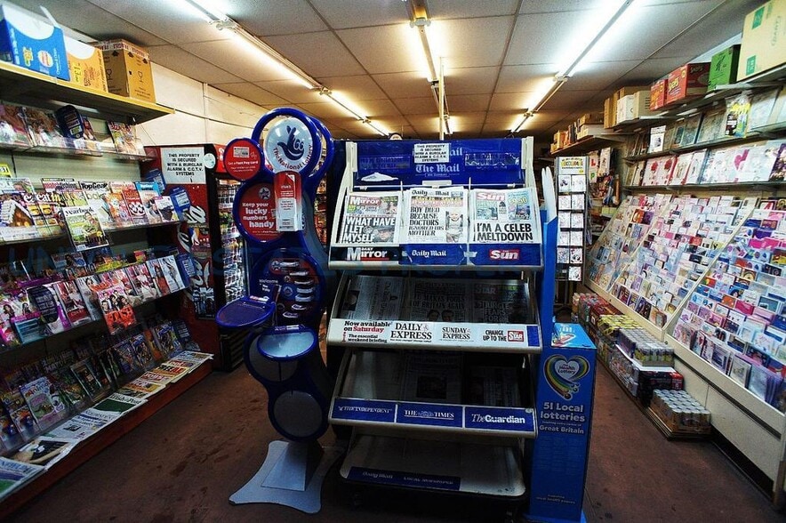 71 Bramley Rd, London for lease - Building Photo - Image 3 of 12