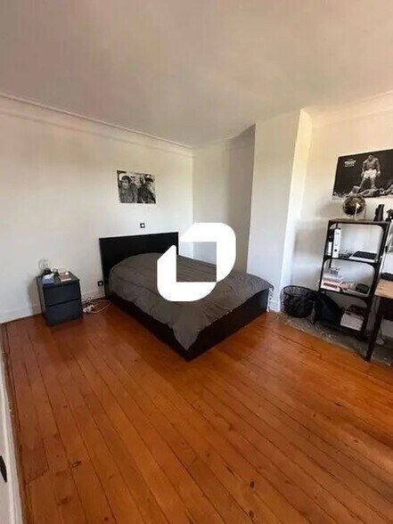 Office in Triel-sur-Seine for lease - Interior Photo - Image 3 of 7