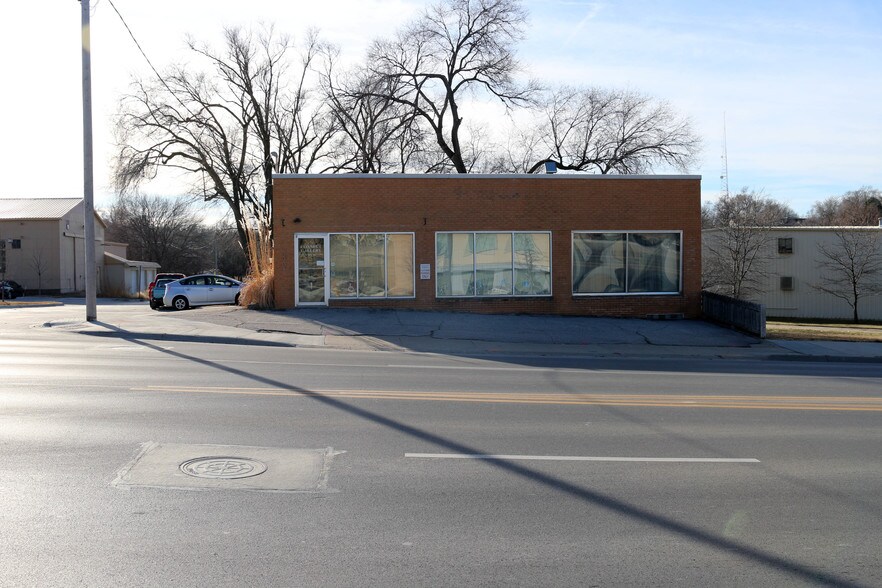 3901 Leavenworth St, Omaha, NE for sale - Building Photo - Image 1 of 1