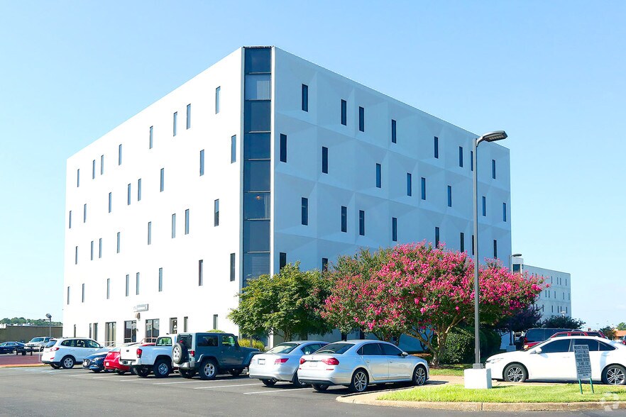 293 Independence Blvd, Virginia Beach, VA 23462 Office Space for