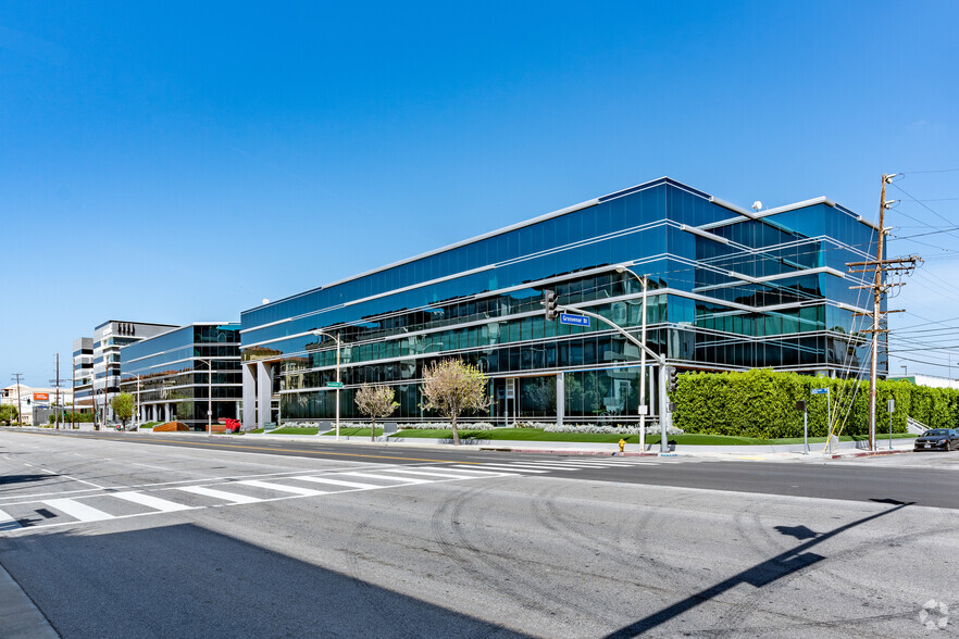 12555 Jefferson Blvd, Los Angeles, CA for lease - Building Photo - Image 1 of 5