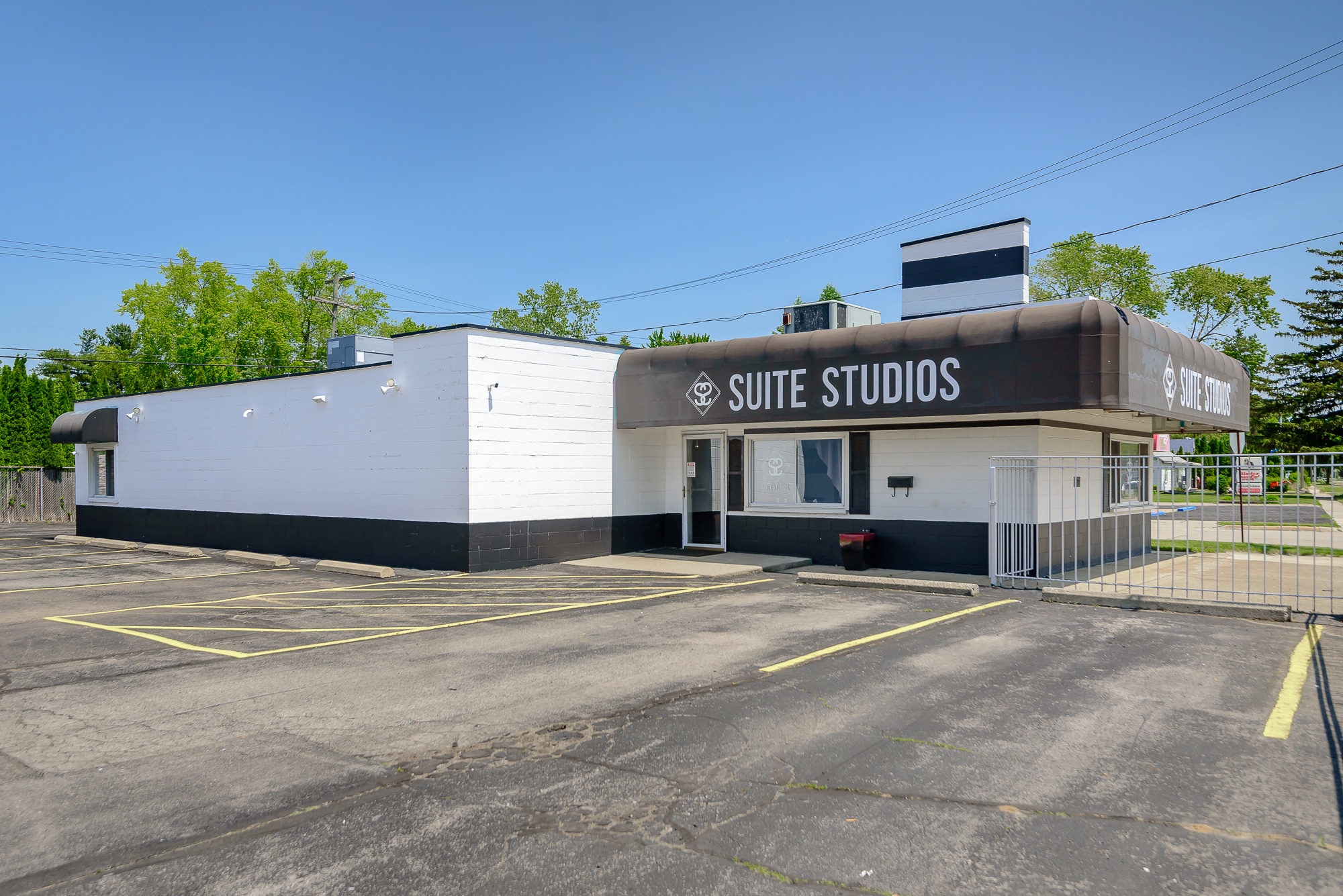 573 E Huron River Dr, Belleville, MI for sale Building Photo- Image 1 of 53