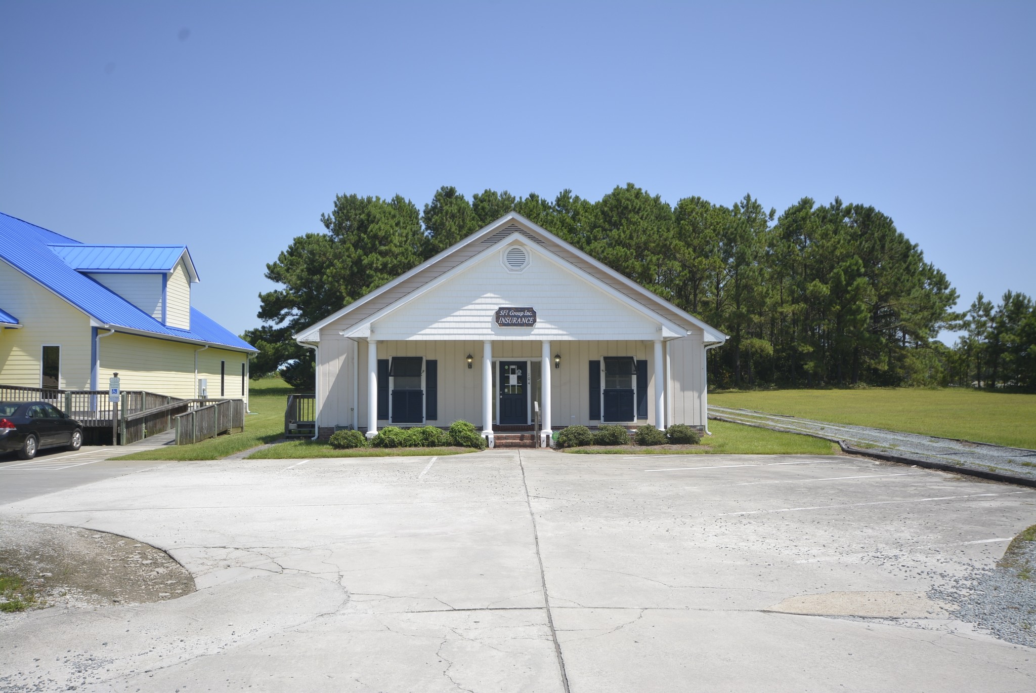 104 Lakeside Dr, Sneads Ferry, NC for sale Primary Photo- Image 1 of 1