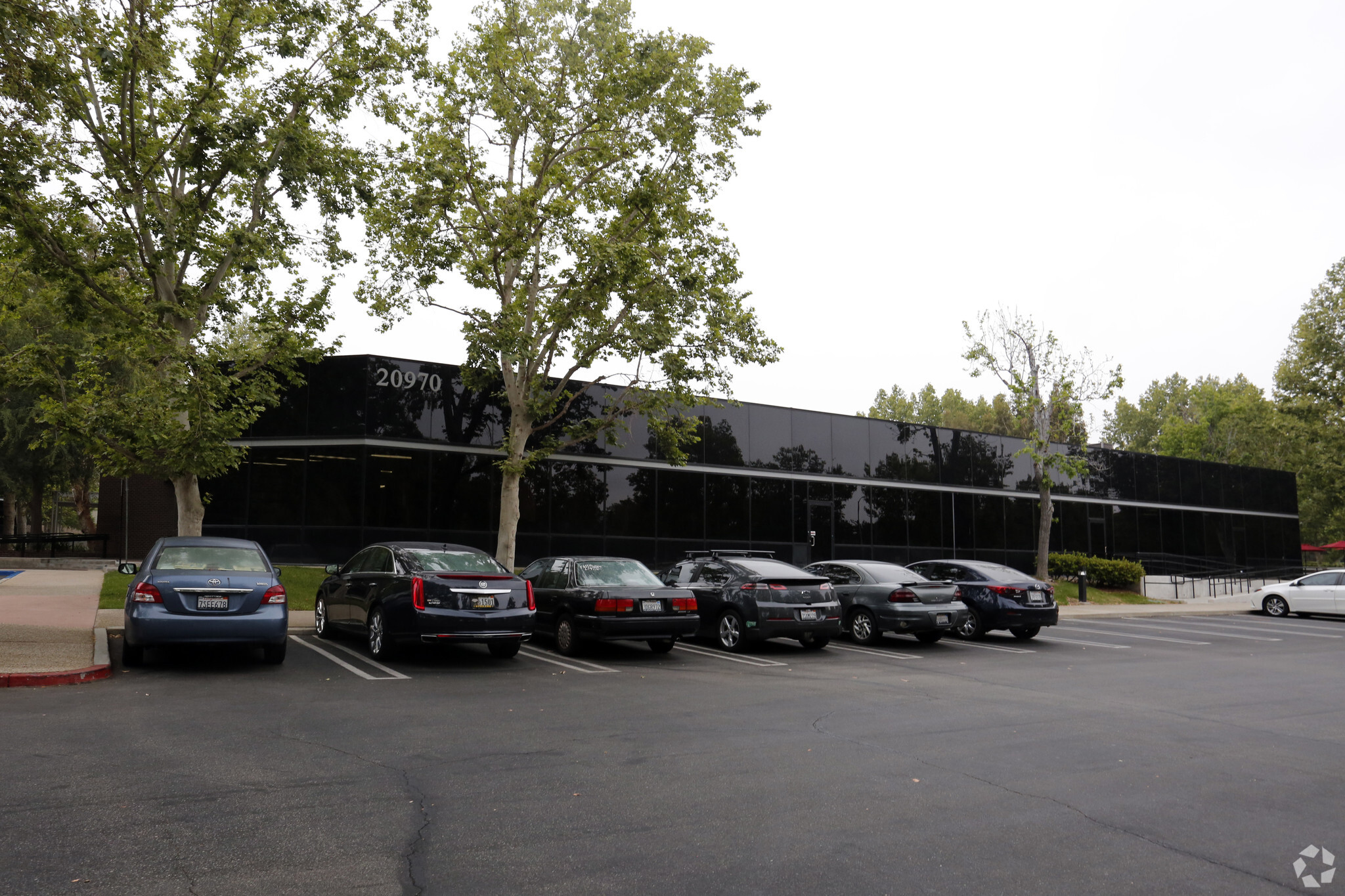 20970 Warner Center Ln, Woodland Hills, CA for lease Building Photo- Image 1 of 6