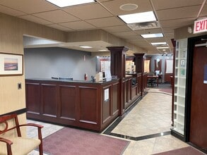 3800 Highland Ave, Downers Grove, IL for lease Interior Photo- Image 1 of 16