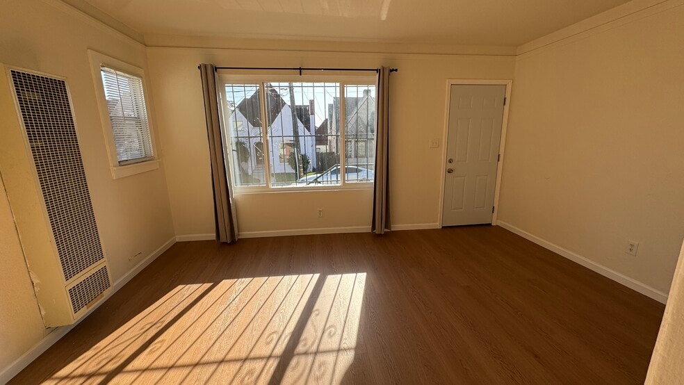 7300-7302 Ney Ave, Oakland, CA for sale - Interior Photo - Image 3 of 10