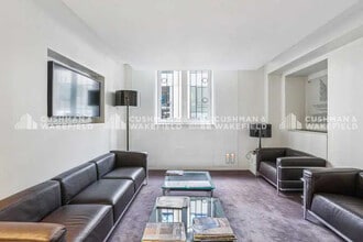 48 Rue La Pérouse, Paris for lease Interior Photo- Image 1 of 1