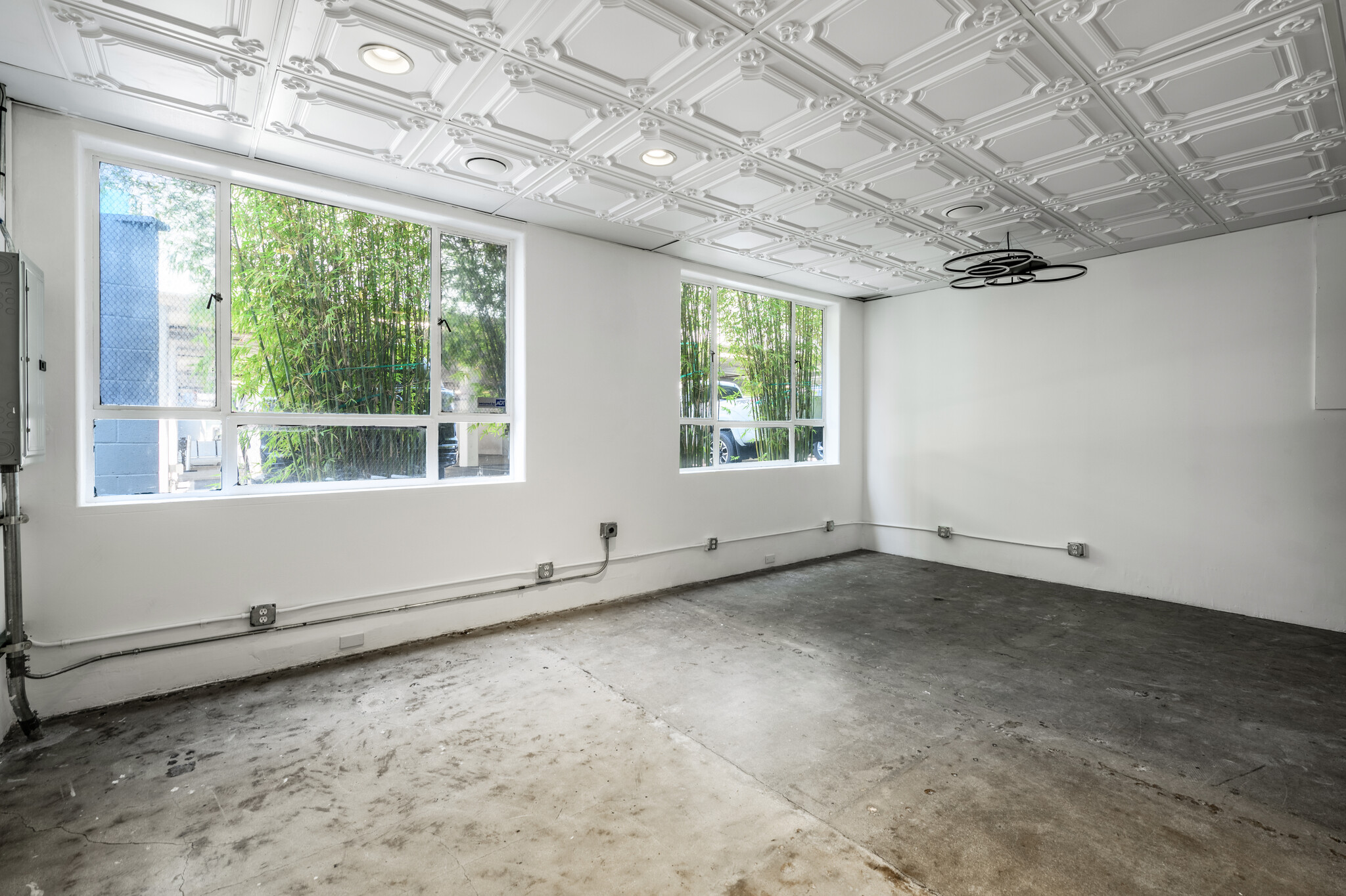 6363 Wilshire Blvd, Los Angeles, CA for lease Interior Photo- Image 1 of 2