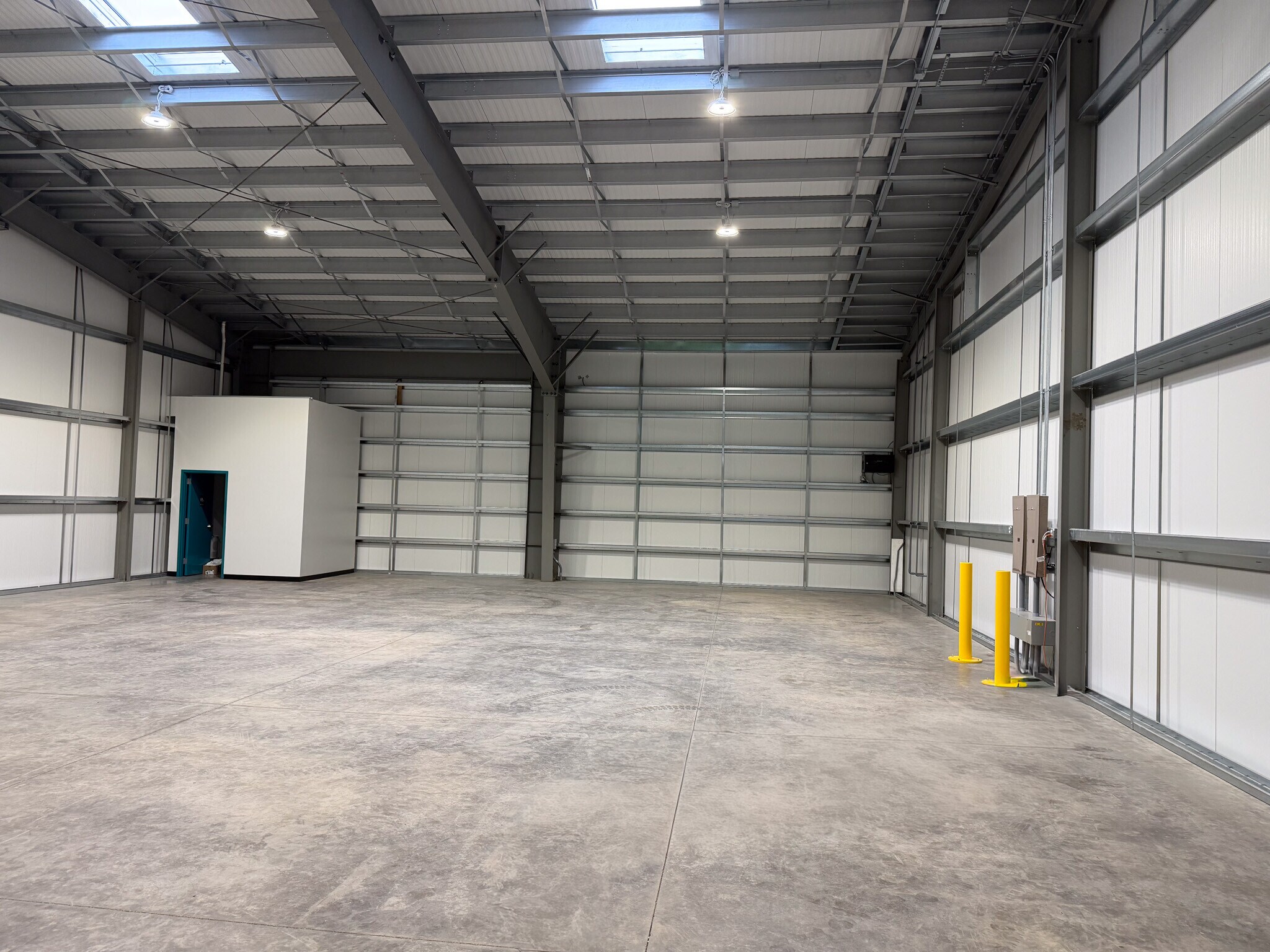 2121 St Francis Ln, Vancouver, WA for lease Interior Photo- Image 1 of 12