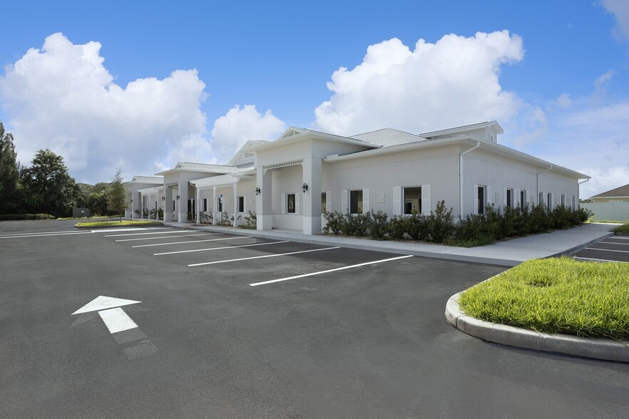 460 Malabar Rd SE, Palm Bay, FL for lease - Primary Photo - Image 1 of 8