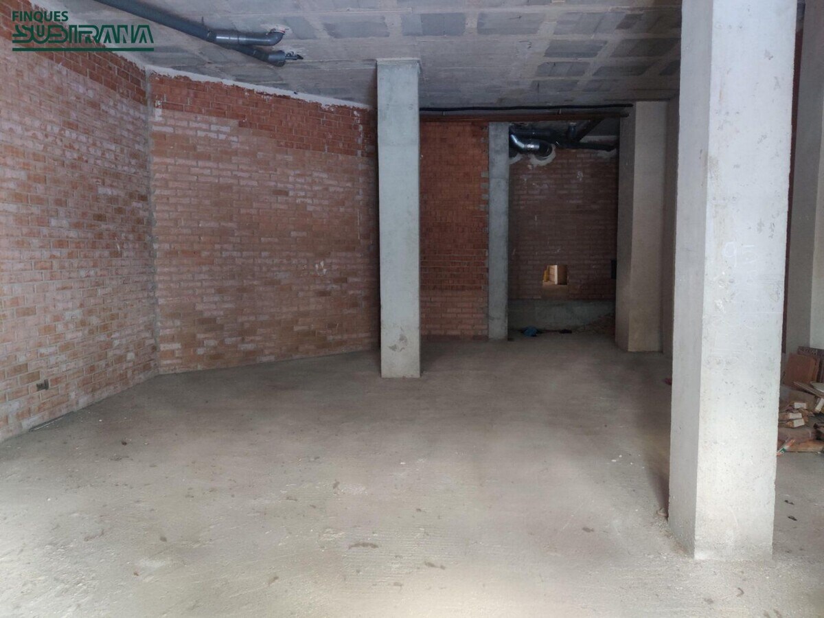 Igualada, BAR 08700 - - - Interior Photo - Image 2 of 4