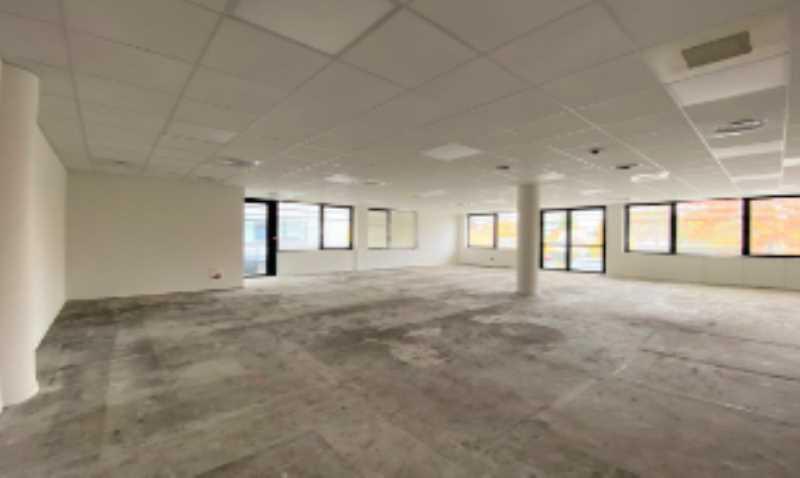 Office in Saint-Priest for lease - Interior Photo - Image 2 of 4