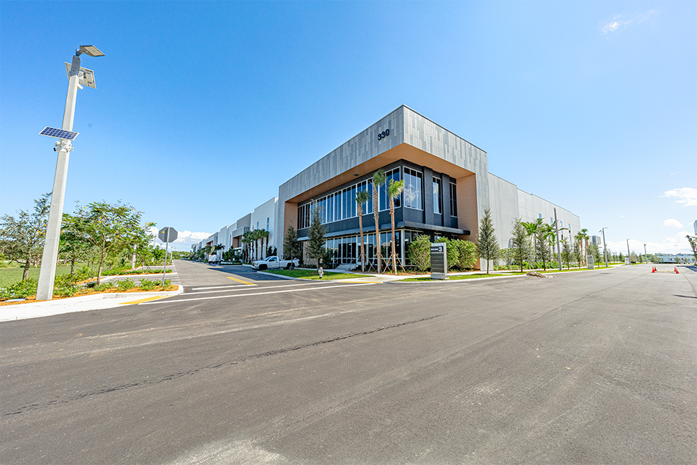 311 Racetrack Loop, Pompano Beach, FL for lease Building Photo- Image 1 of 21