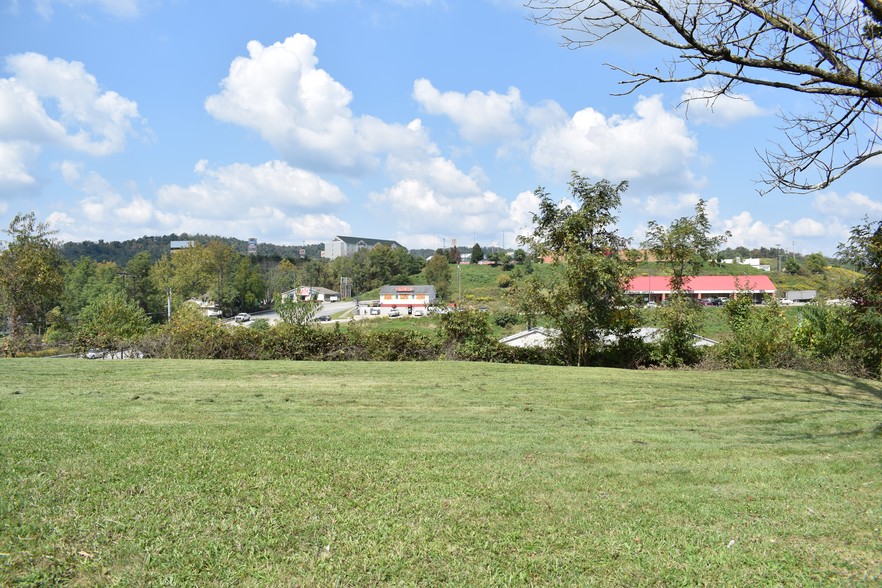 Sterling Dr, Clarksburg, WV for sale - Building Photo - Image 1 of 1