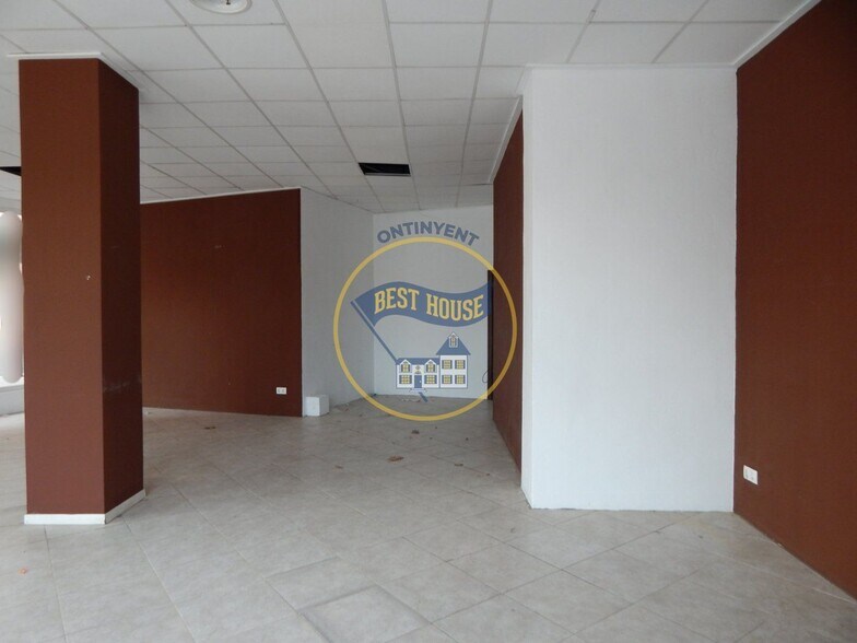 Retail in Ontinyent for lease - Building Photo - Image 2 of 9