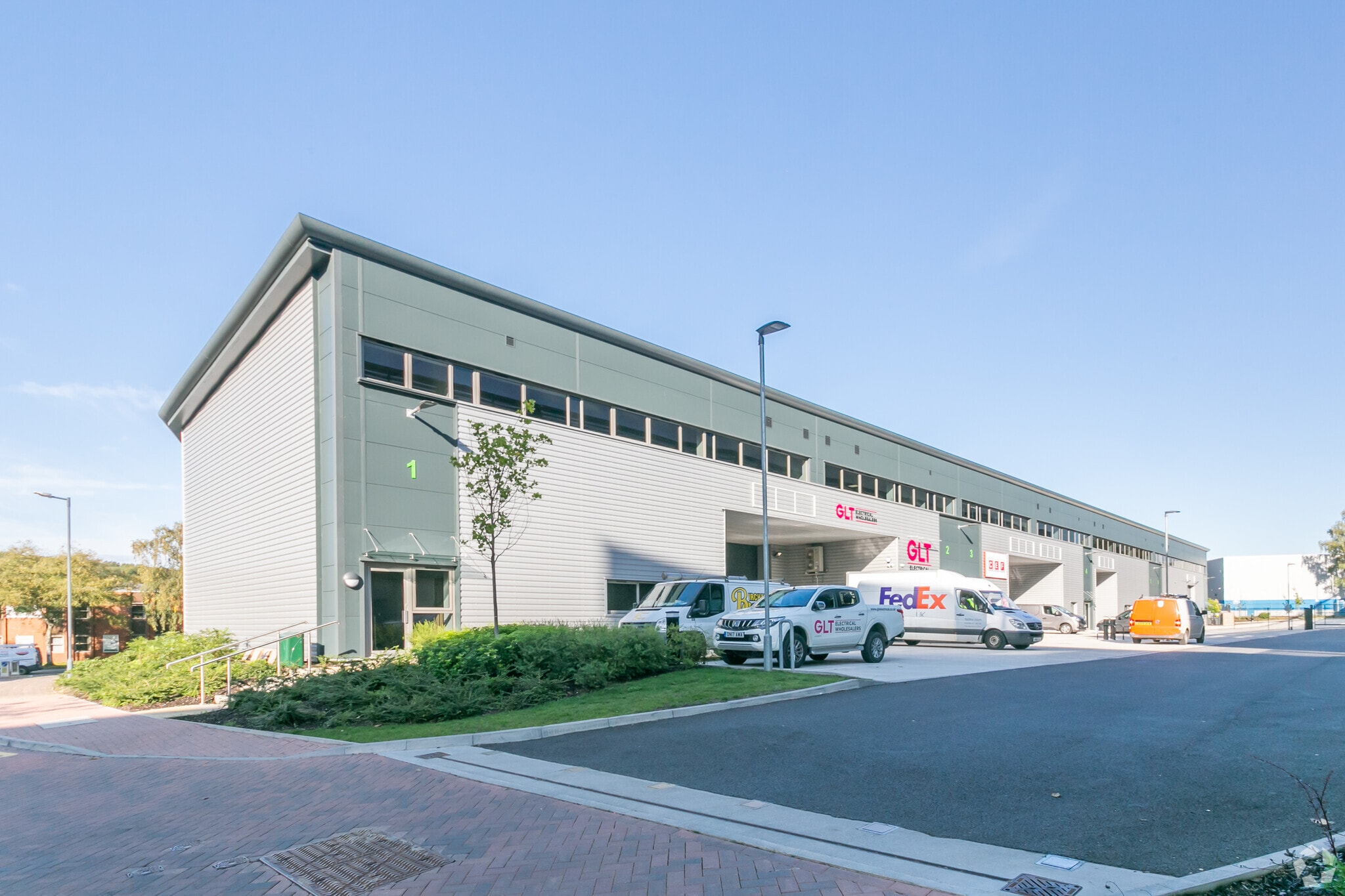 Spring Way, Hemel Hempstead for sale Primary Photo- Image 1 of 1