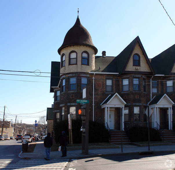 321-323 Port Richmond Ave, Staten Island, NY for sale - Building Photo - Image 2 of 3