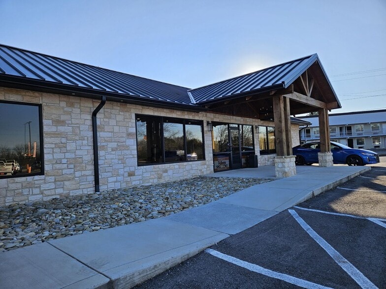 1391 Murrays Chapel Rd, Sweetwater, TN for sale - Building Photo - Image 2 of 12