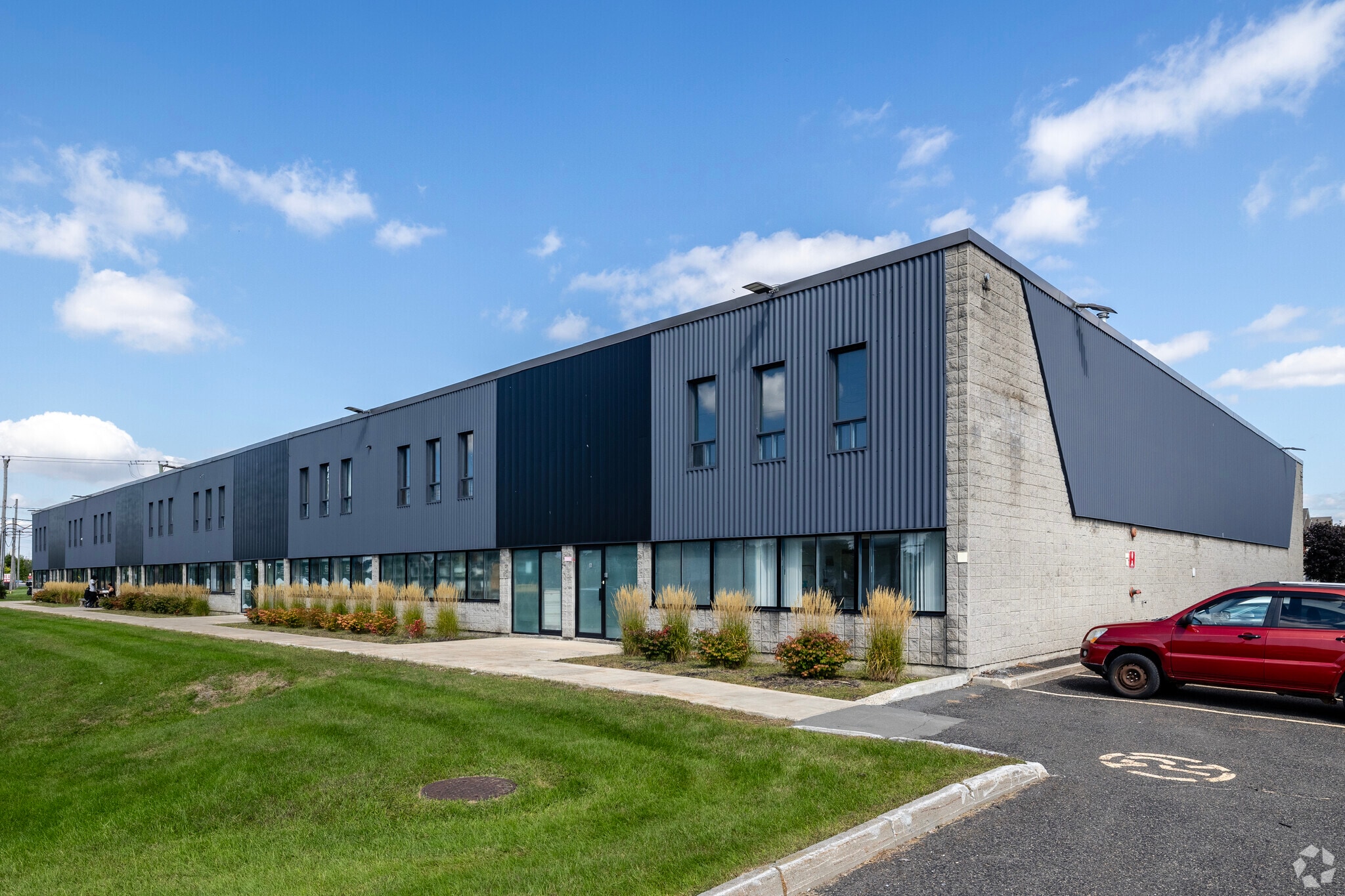 4800 Boul Kimber, Longueuil, QC for lease Building Photo- Image 1 of 23