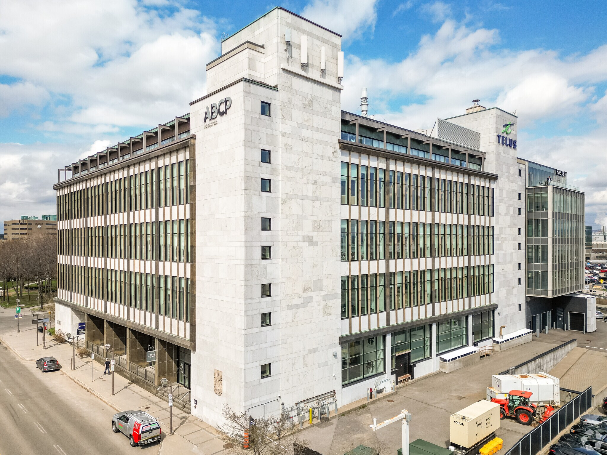 300 Rue Saint-Paul, Québec, QC for lease Primary Photo- Image 1 of 5