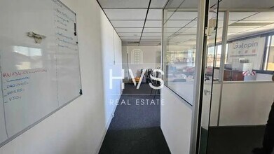 Office in Aix-en-Provence for lease Interior Photo- Image 1 of 4